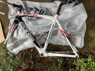 ピナレロ　PARIS 50-1.5Carbon 50HM1.5K Torayca カーボンフレームTNI　カーボンシート仕様トップチューブ５２５ｍｍ