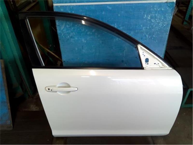 マツダ 純正 アクセラ 《 BK5P 》 右フロントドア P70300-22017620