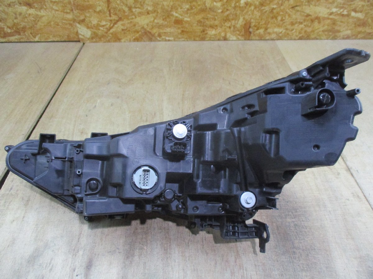 即決 良品 VEZEL/ヴェゼル RV5 LED 右ヘッドライト 純正 STANLEY W5884