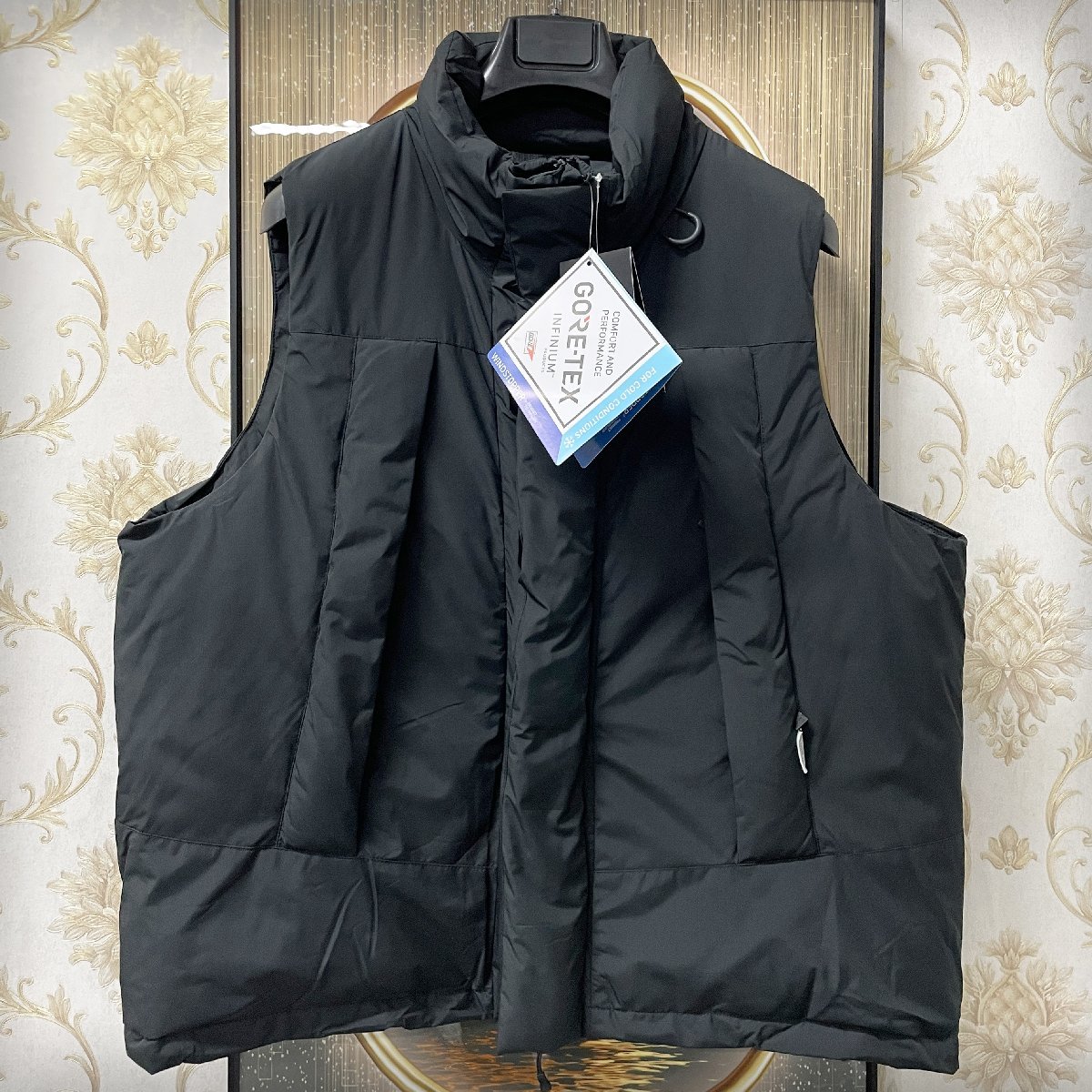 DAIWA PIER39 DOWN VEST TECH (ダイワピア39) ⁄ テック ALPINE 