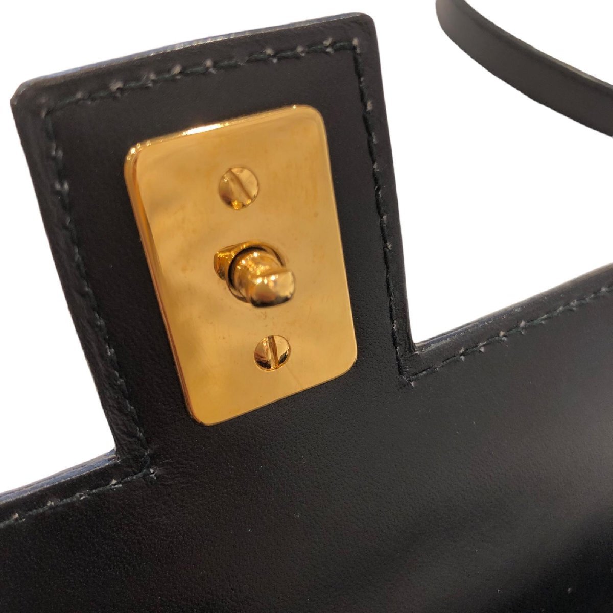 GUCCI グッチ レザーショルダーバッグ 黒×ゴールド金具 【公式通販】