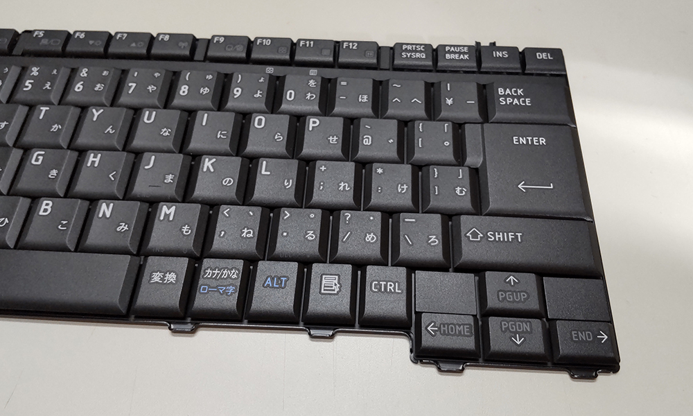 未使用 東芝 dynabook Satellite L35 220C/HD 日本語キーボード 黒 テンキー無し(87キー)動作未確認ジャンク_4