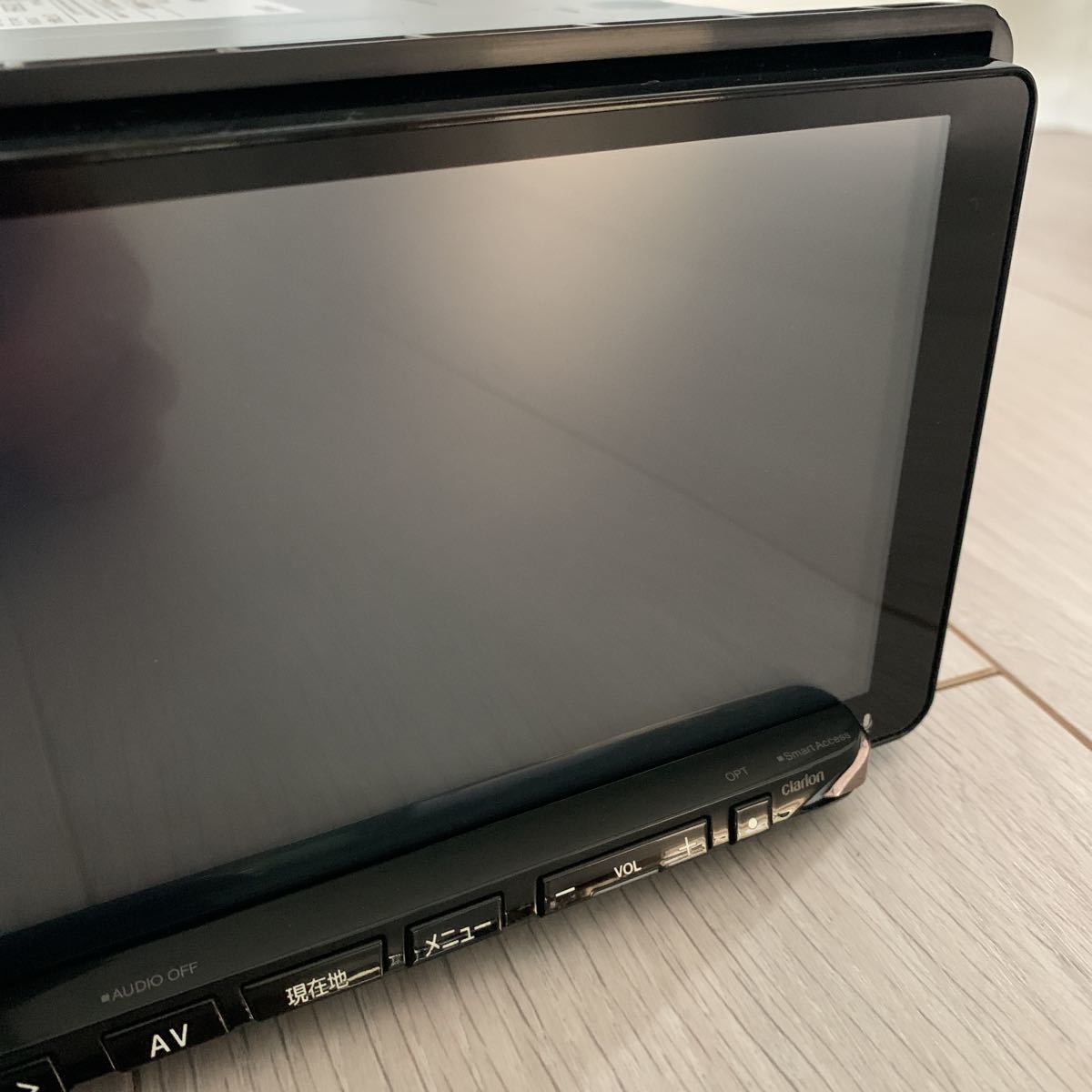 ジャンク Clarion クラリオン 7.7インチメモリーナビQY-7749 GCX776W
