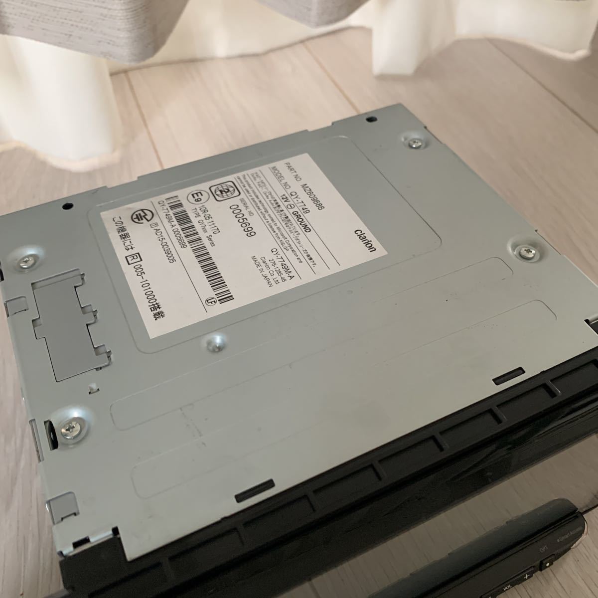 ジャンク Clarion クラリオン 7.7インチメモリーナビQY-7749 GCX776W