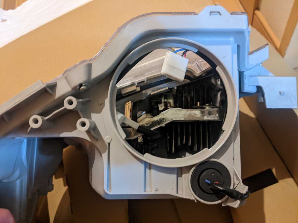 TOYOTAトヨタ純正ハイエース200系右ヘッドライト中古品 【公式通販】