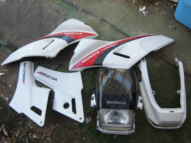 VT250 カウル 一式 VT250F バイク HONDA 当時物 cbr400f仕様 公式通販