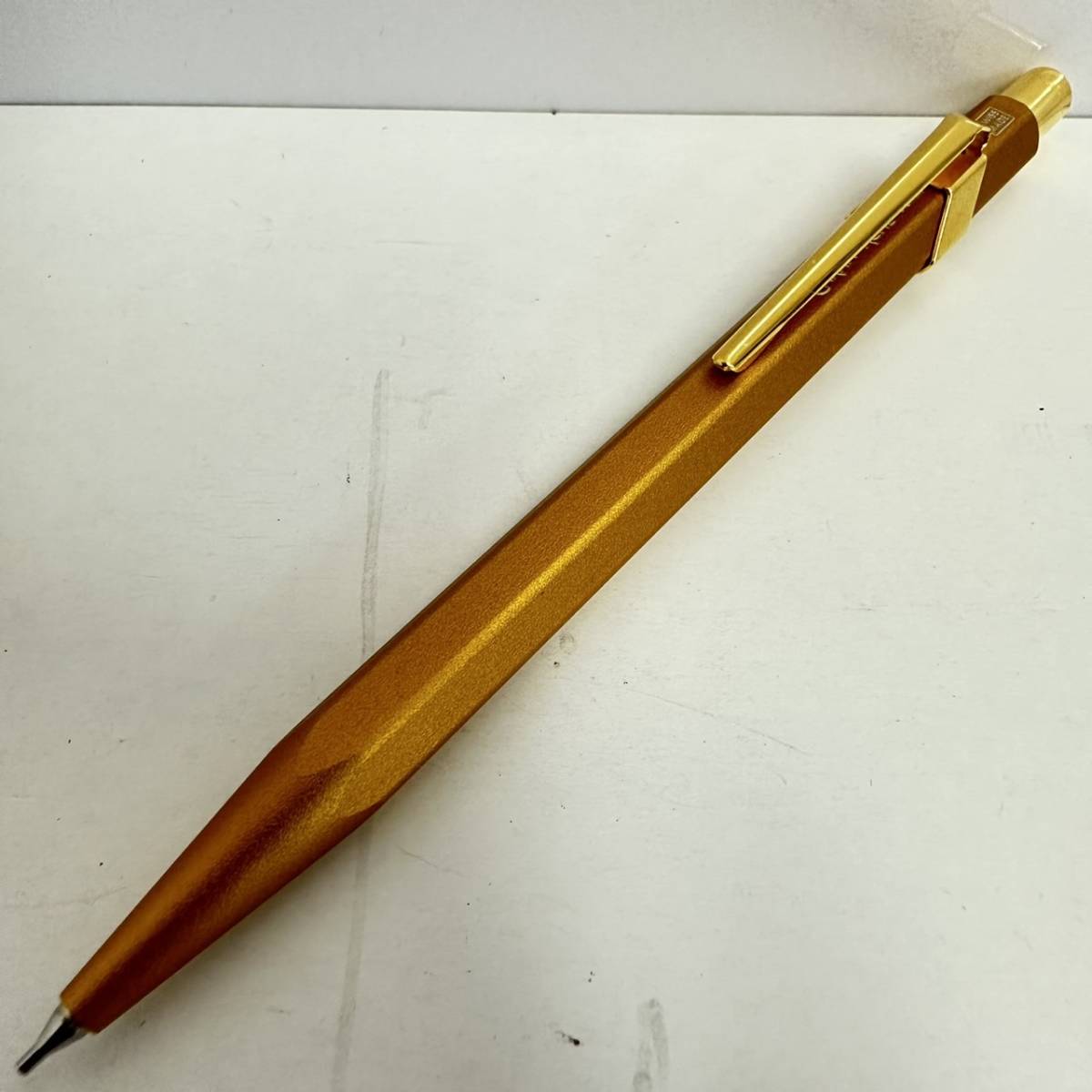 K 【CARAN d'ACHE】カランダッシュ [844]シャープペンシル 0.5mm 鉛筆 スイス製 オフィス MF0844 廃盤 旧式 ゴールドバー 金色