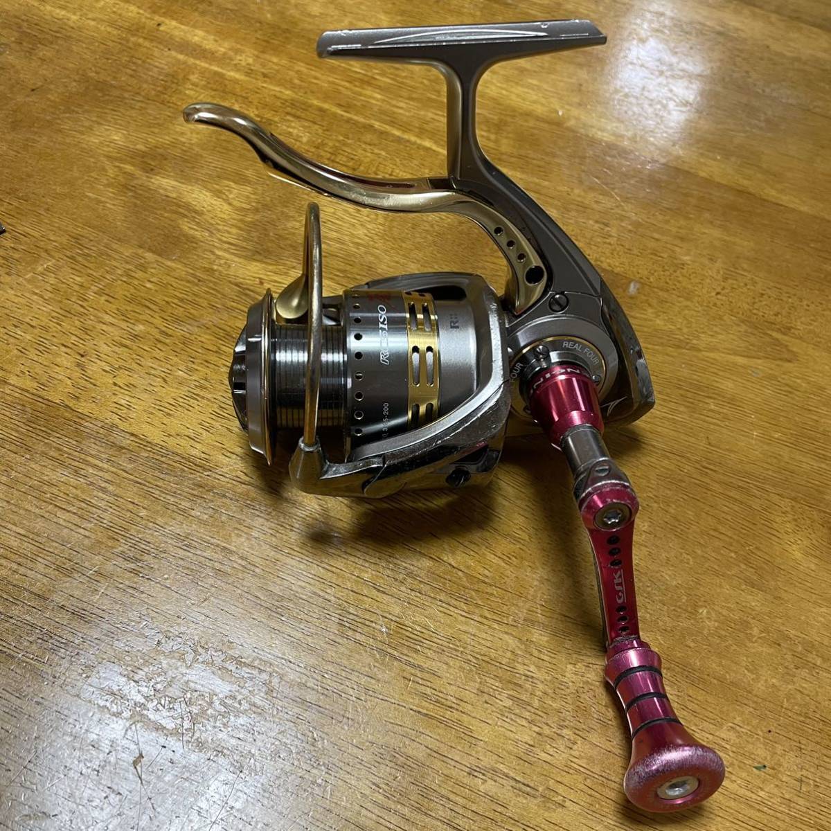 ダイワ　DAIWA 06 トーナメントiso磯 2500 rcs 尾長スプール　スピニングリール　レバーブレーキ