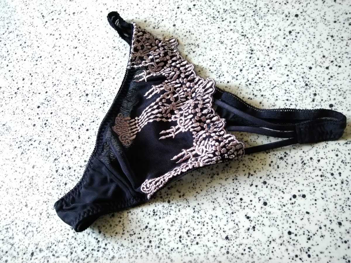 ワコール　モアクレエネオ★ソングM★BL日本製　試着のみホームクリーニング済み　お揃いのブラ等も出品中です