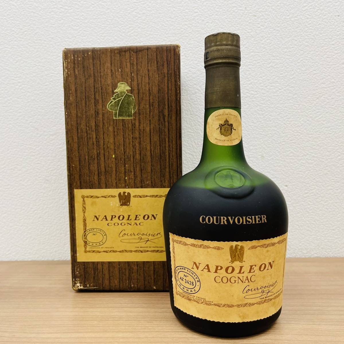 COURVOISIER クルボアジェ ナポレオン コニャックブランデー 700ml・40 