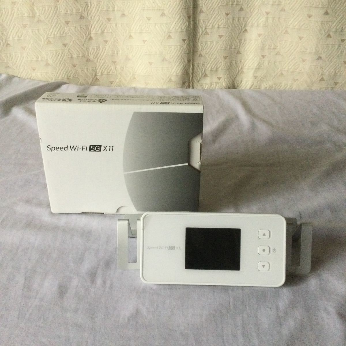 SPEED Wi-Fi 5G×11 スノーホワイト モバイルルーター 動作未確認 ジャンク 箱付き 管理番号K613C