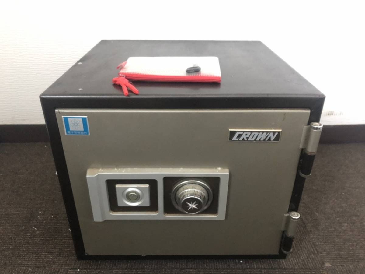 ●〇CROWM　ダイヤル式キー付き　耐火金庫〇●