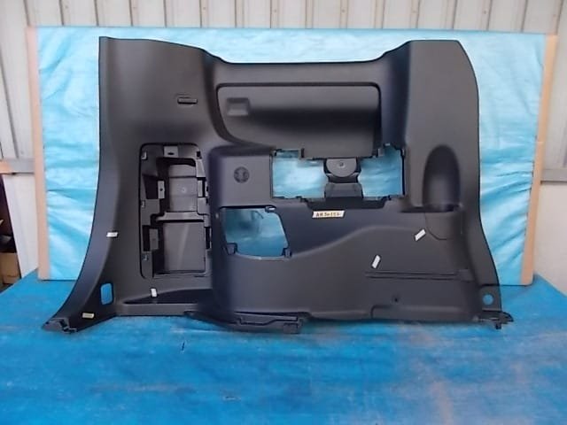 送料無料，限定SALE ヴォクシー ZRR80 / ZWR80 左 クォーター トリム 内張り №AR30172(トヨタ用)｜売買されたオークション情報、yahooの商品情報をアーカイブ公開 - オークファン トヨタ用