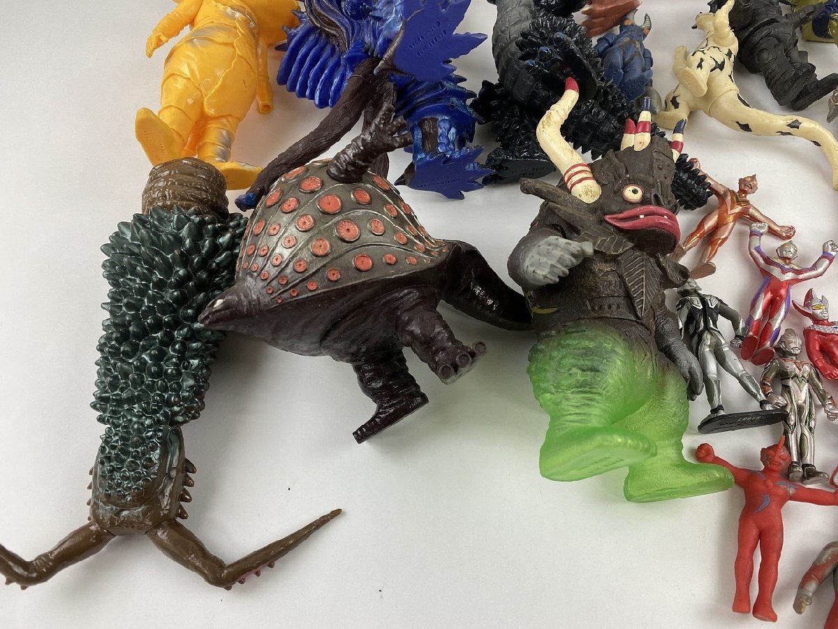 □k25/【ジャンク】ウルトラマン 怪獣 ソフビ人形 フィギュア など 30 □k25/【ジャンク】ウルトラマン 怪獣 ソフビ人形 フィギュア など 30
