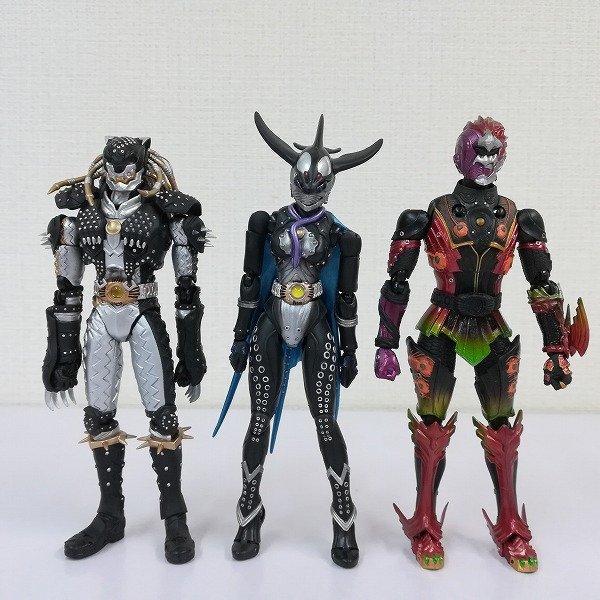 S.I.C 仮面ライダーオーズ プトティラコンボ パーツ破損 ジャンク品