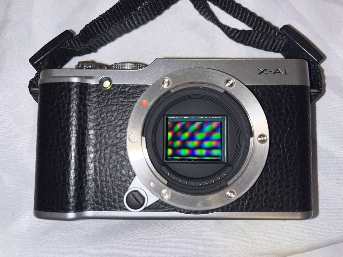 116 FUJIFILM X-A1 ボディー シルバー フジフィルム ジャンク 