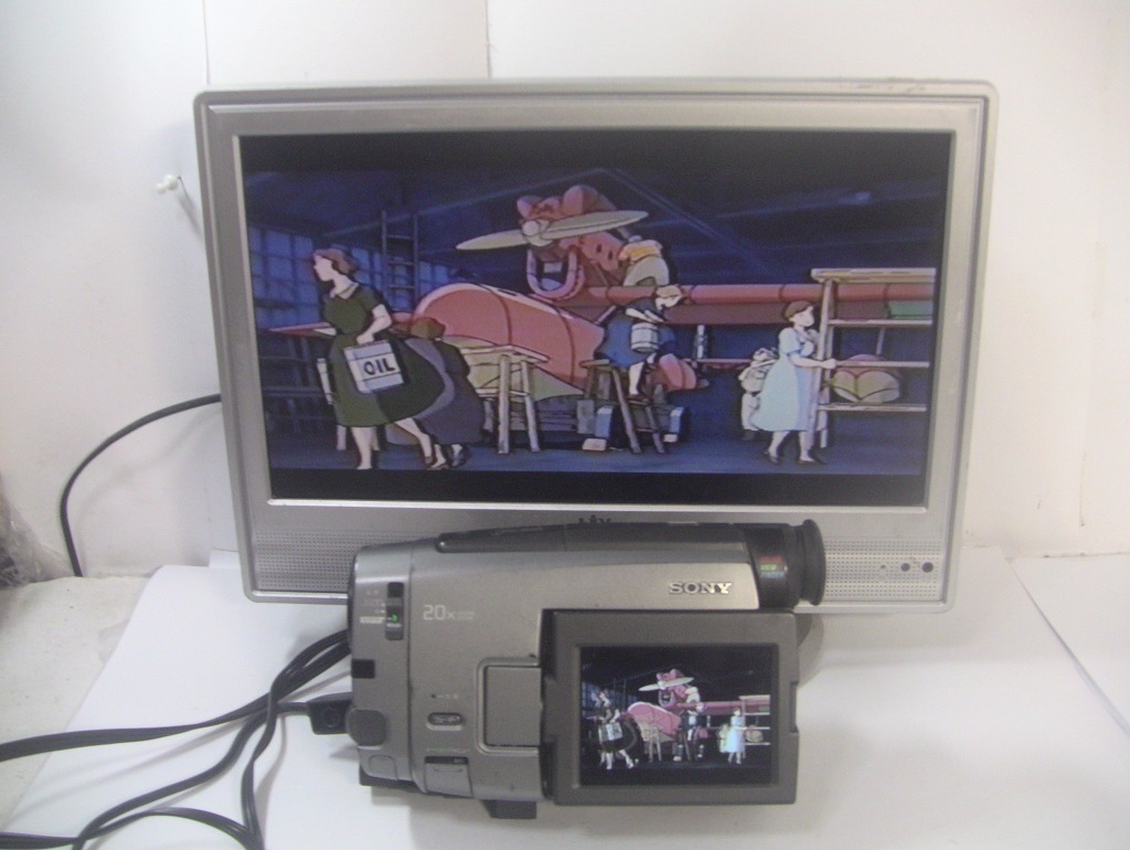【送料無料・動作確認済み】8mmテープ再生できます！SONY Hi8ビデオカメラ CCD-TRV90☆ダビングにご使用ください！☆/0032 SONY 8mmテープ再生できます Hi8ビデオカメラ 撮影× 再生〇 誰か、なぜHi8の8mmテープがこのソニーのビデオカメラでは再生
