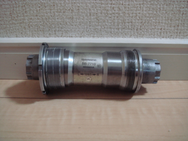 BB-7710 シマノ デュラエース ピスト ボトムブラケット 競輪 NJS DURA