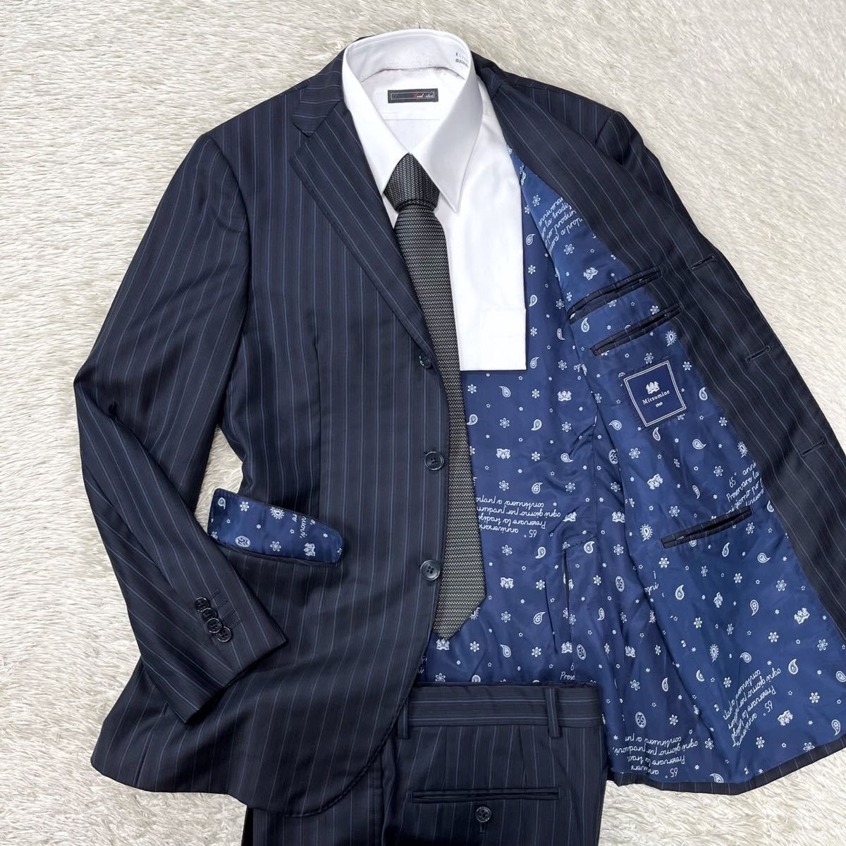 美品 秋冬向け HUGO BOSS 伊製LANIFICIO生地使用 44サイズ ヒューゴ