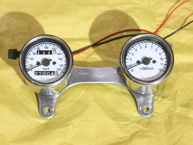 sr400 acewell メーター デイトナ 機械式タコメーター 電気式タコ