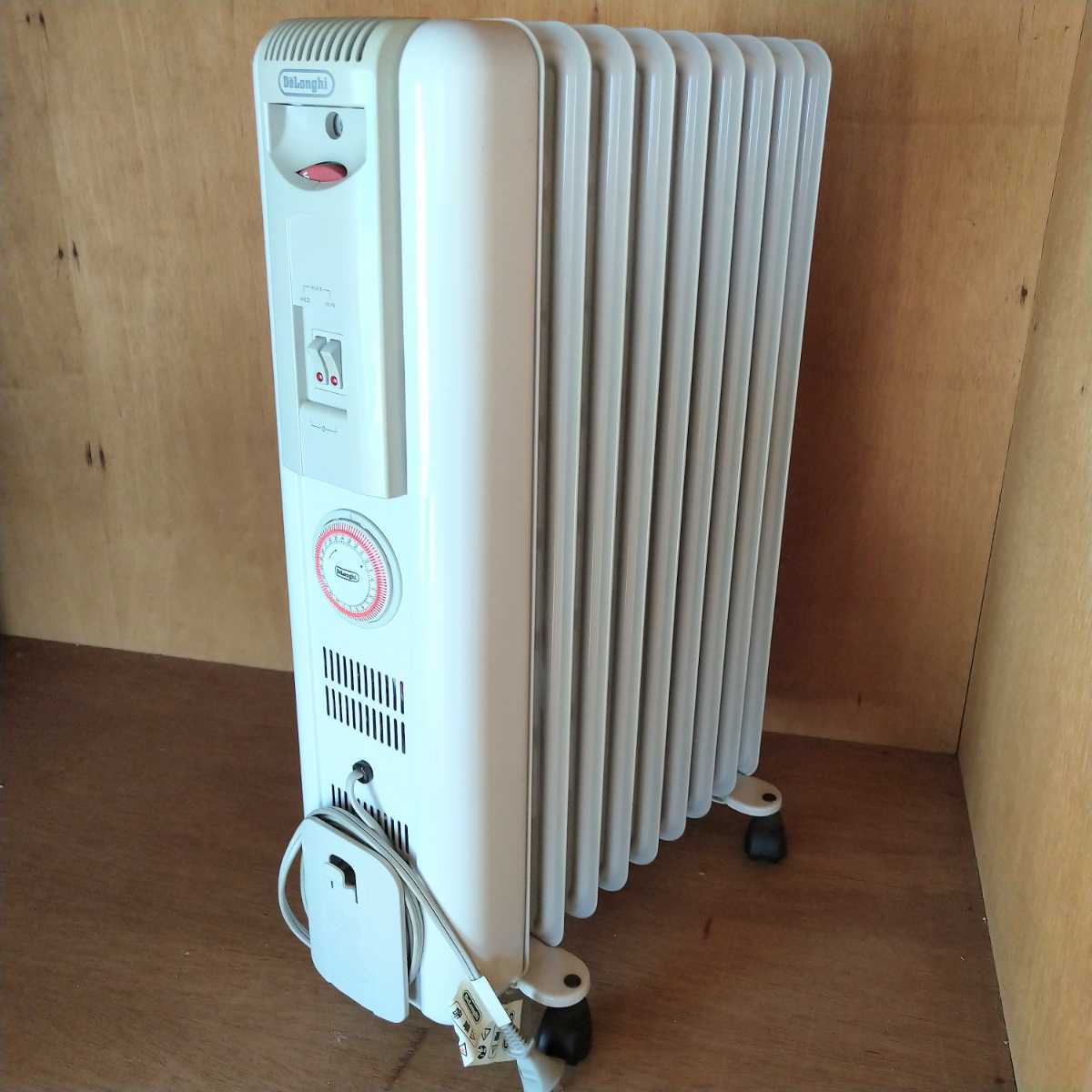 デロンギ　オイルヒーター　1200Ｗ　3-8畳用　H290912EC　DeLonghi