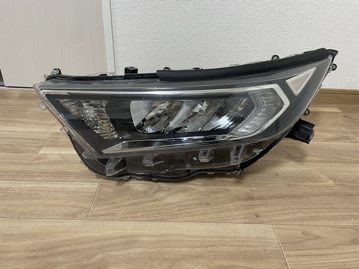 RAV4トヨタ純正 ヘッドライト左右セット 81145-42882 81185-42882