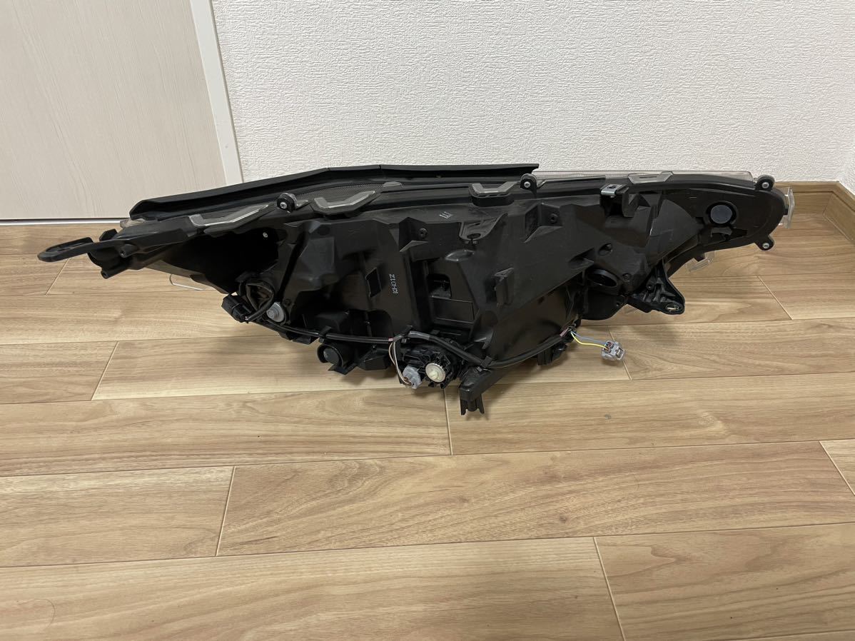 RAV4トヨタ純正 ヘッドライト左右セット 81145-42882 81185-42882