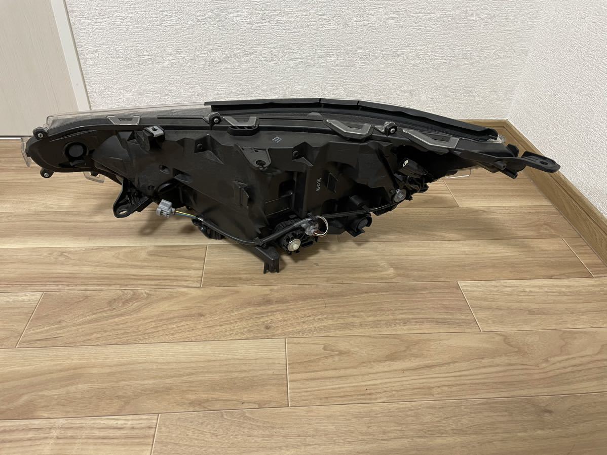 RAV4トヨタ純正 ヘッドライト左右セット 81145-42882 81185-42882