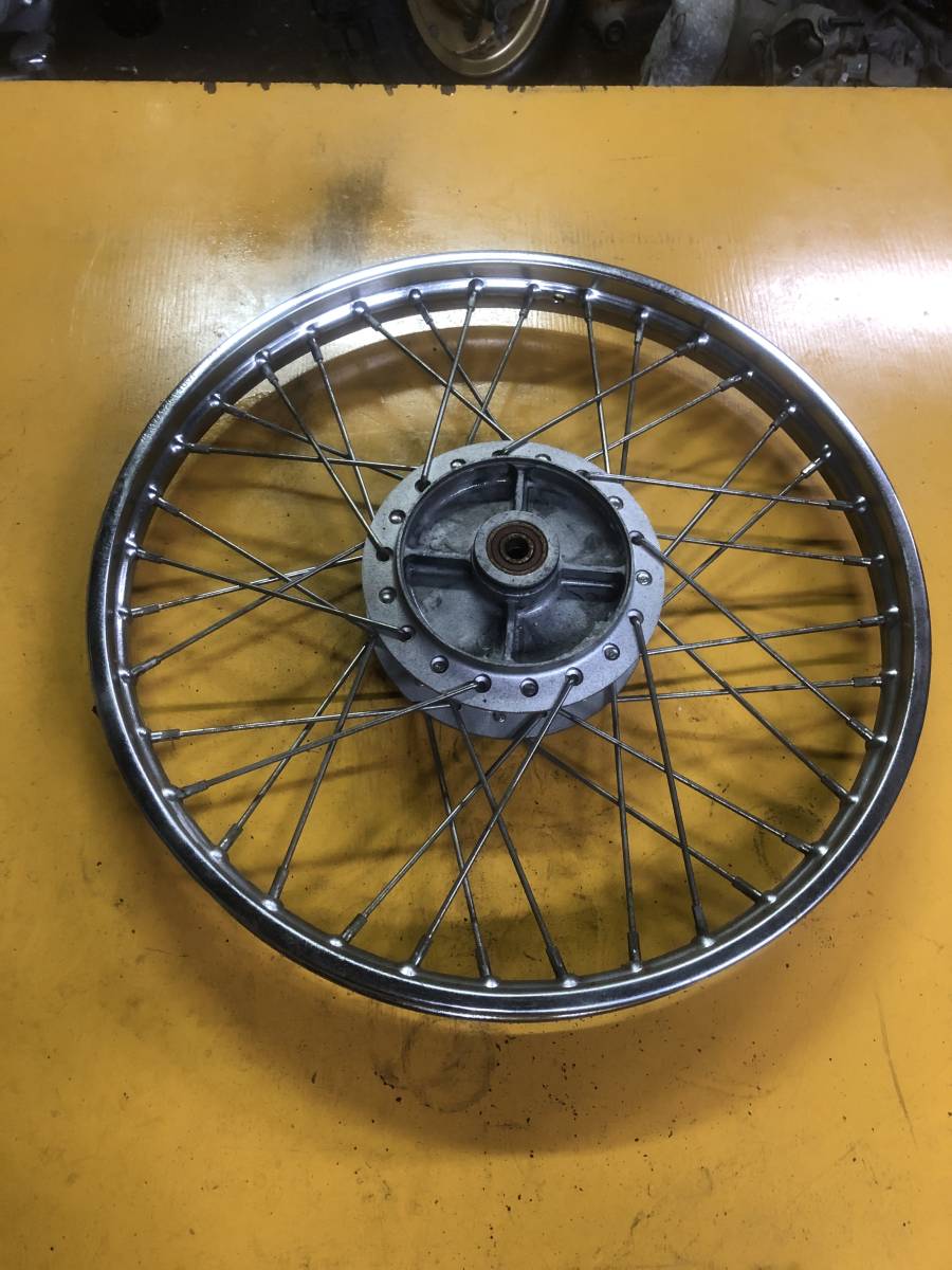 【45190】　スーパーカブ110？　リアホイール　②　J17×1.20-1.4 DOT 11　12