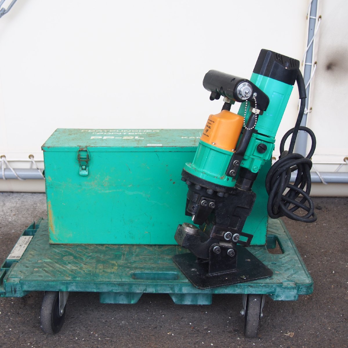 ☆【2F0202-12】 カメクラ 亀倉 電動油圧式パンチャー PP-2L 穴あけ レーザー照射OK カバーに亀裂あり 動作保証