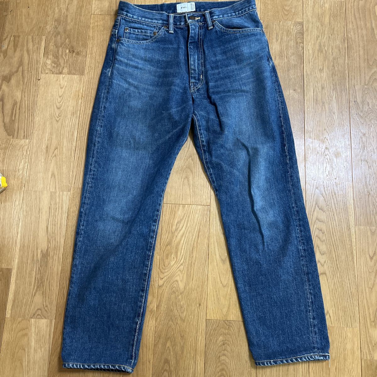 お得，正規品 wtaps デニム baggie washed サイズS 裾上げ有り(ボトムス)｜売買されたオークション情報、yahooの商品情報をアーカイブ公開 - オークファン ボトムス