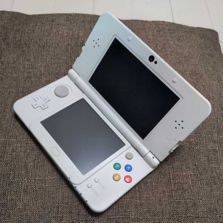 美品Nintendo NEW ニンテンドー 3DS ホワイト 4-043美品New