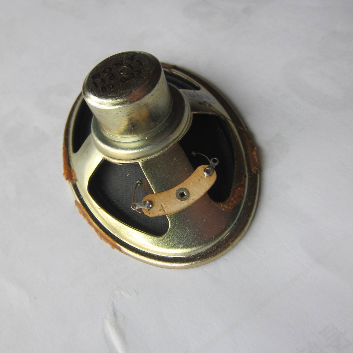 小型スピーカー 楕円形104mmx67mm 8Ω 0.3W sonyTFM-110Dからの撤去品 11-1-1-1_4