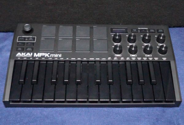 ●●●動作品　 AKAI MPK mini MK3　USB-MIDIキーボード