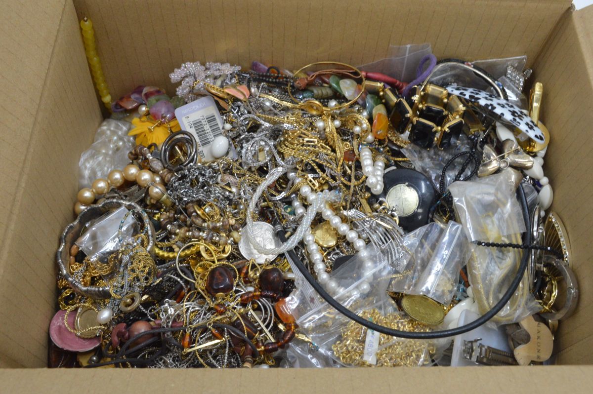 けん 1M 0109G12) 大量イミテーション アクセサリー セット まとめて 総重量