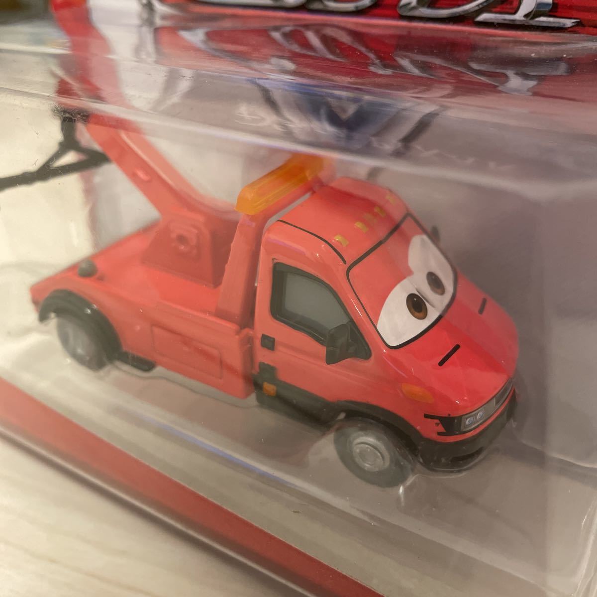 ディズニー・ピクサー Towin' Eoin & Cartney Casper Disney ⁄ Pixar Cars Mainline Towin' Eoin Diecast Deluxe Red