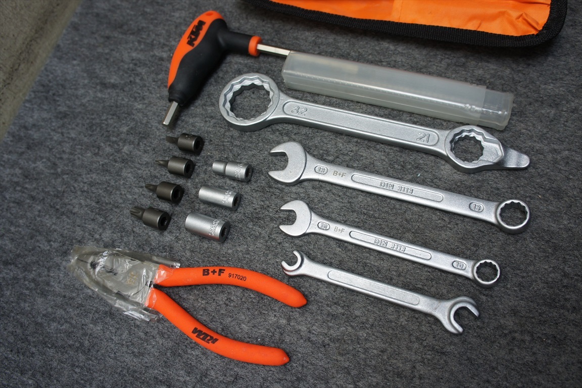 KTM SIX DAYS 車載工具 350/250EXC-F 純正未使用 検）6DAYS KTM  