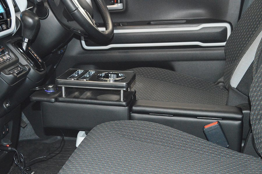 MR52/92S ハスラー 専用センターコンソール USB付 AVANZARE 簡単設置 即決有特価