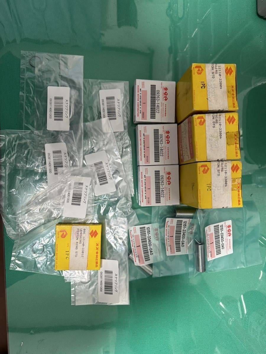 希少、廃盤　GT380STDピストンセット　サンパチ