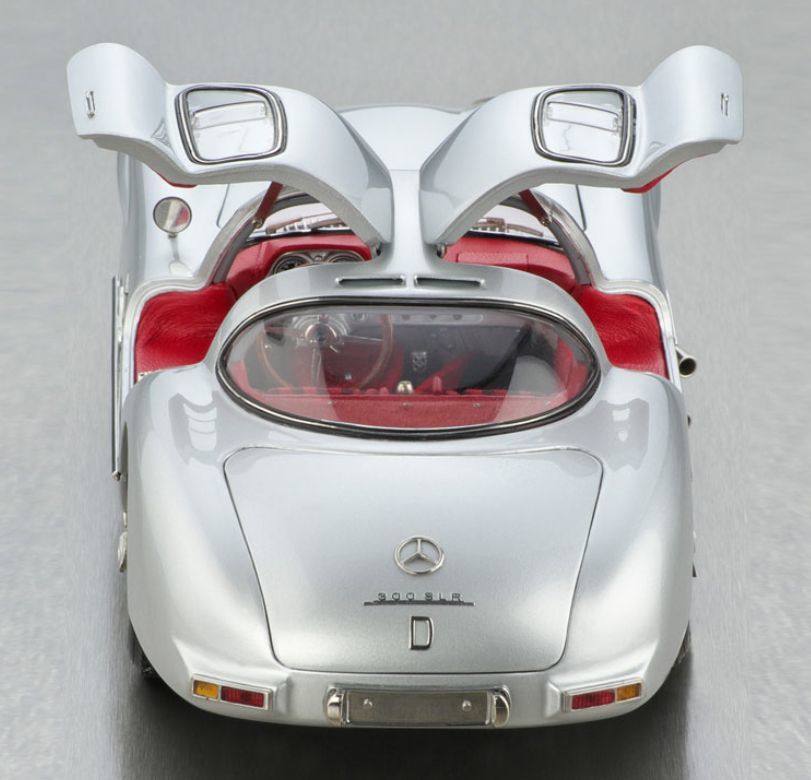 CMC 1/18 メルセデス ベンツ 300 SLR クーペ 1955 シルバー