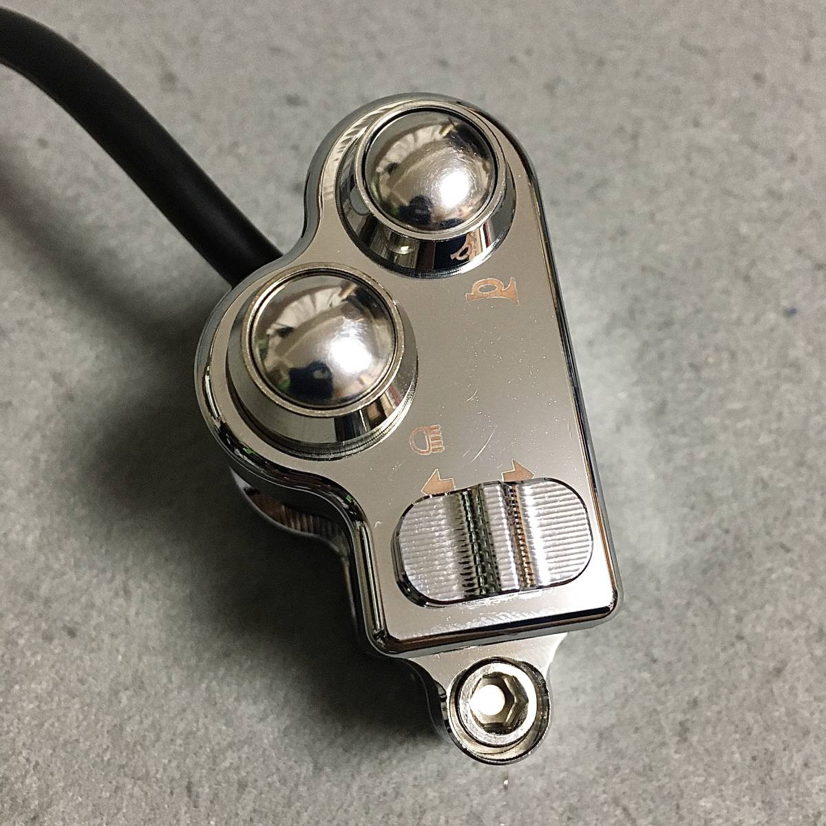 ◆送料無料・国内在庫・新品◆ クローム × クローム 25mm 1インチハンドル ミニ スイッチ ボックス プッシュボタン ハーレー 25mm クローム 1インチ ライザー ◇国内在庫・新品◇ スイートデコレーション