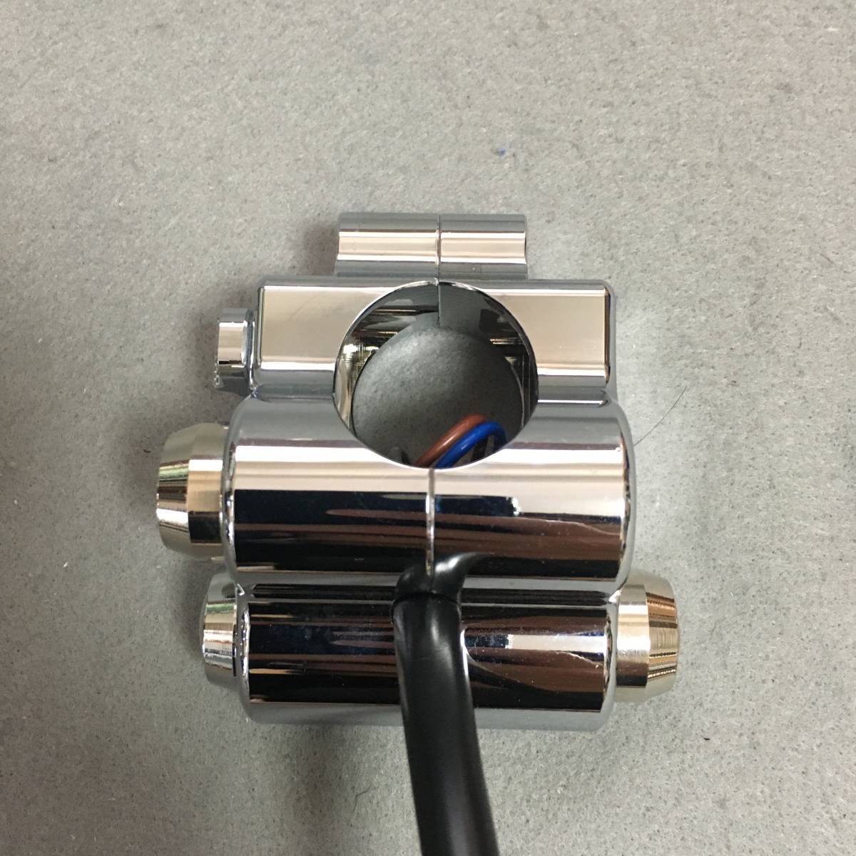 ◆送料無料・国内在庫・新品◆ クローム × クローム 25mm 1インチハンドル ミニ スイッチ ボックス プッシュボタン ハーレー 25mm クローム 1インチ ライザー ◇国内在庫・新品◇ スイートデコレーション