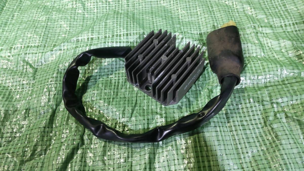 返品保証有り★シャドウスラッシャー４００★ＮＣ４０　レギュレーター　実働確認済み純正中古