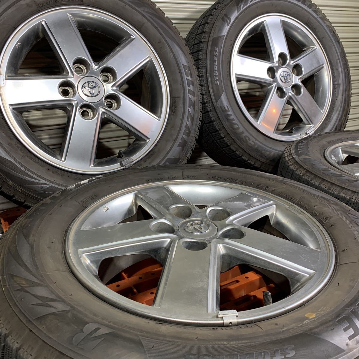 TOYOTA トヨタ純正 15インチ アルミホイール 4本セット ブリヂストン スタッドレスタイヤ BLIZZAK 195/65R15 ノア ヴォクシー チェイサー 15インチ 純正 トヨタ 前期 +45 4穴の通販