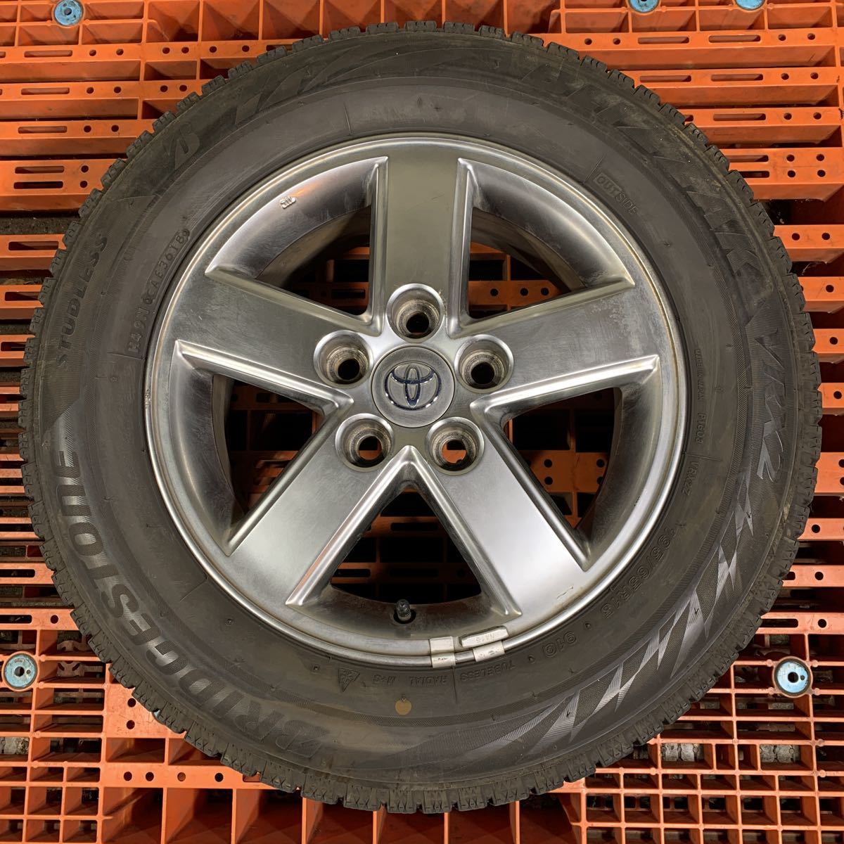 TOYOTA トヨタ純正 15インチ アルミホイール 4本セット ブリヂストン スタッドレスタイヤ BLIZZAK 195/65R15 ノア ヴォクシー チェイサー 15インチ 純正 トヨタ 前期 +45 4穴の通販