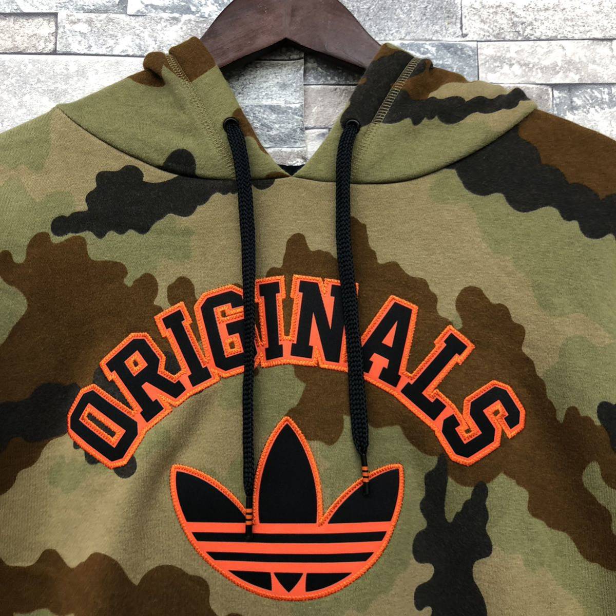 adidas アディダス AB8368 カモフラ 迷彩 パーカー フーディー 