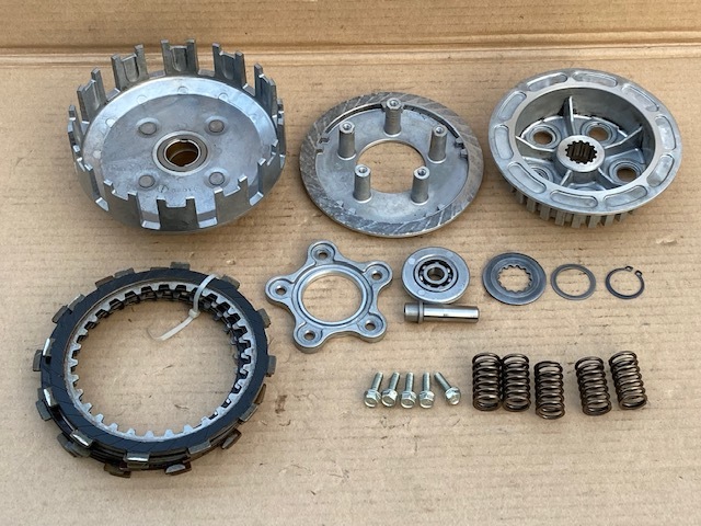 KR-1 クラッチ一式 カワサキ KR250B KR-1S KR-1R KR250C(エンジン