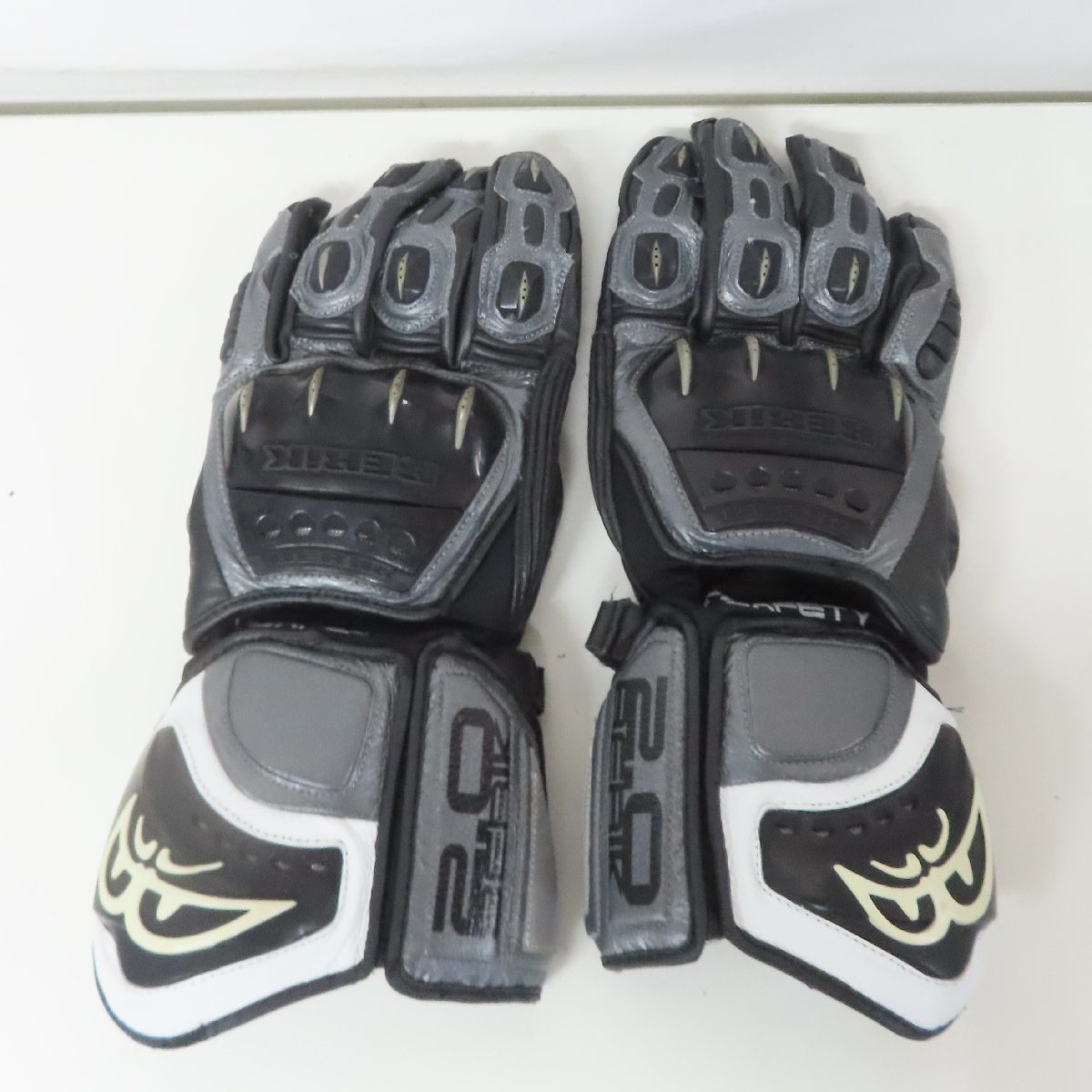 ☆ベリック BERIK レーシンググローブ Mサイズ GP-RACE 2.0 LA3 g