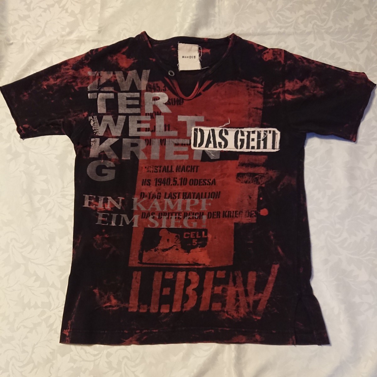 送料185円 難あり HN+DIE 黒×赤 ドクロ 英字 ブリーチ柄 半袖Tシャツ h