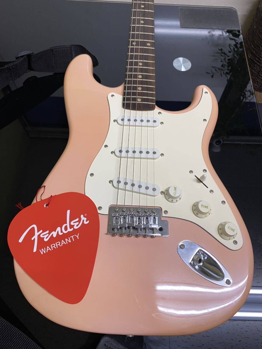  中 カラー Squier by Fender スクワイア ストラトキャスター エレキギター シリアルNo. CY140902753(ストラトキャスター)｜売買されたオークション情報、yahooの商品情報をアーカイブ公開 - オークフ 本体